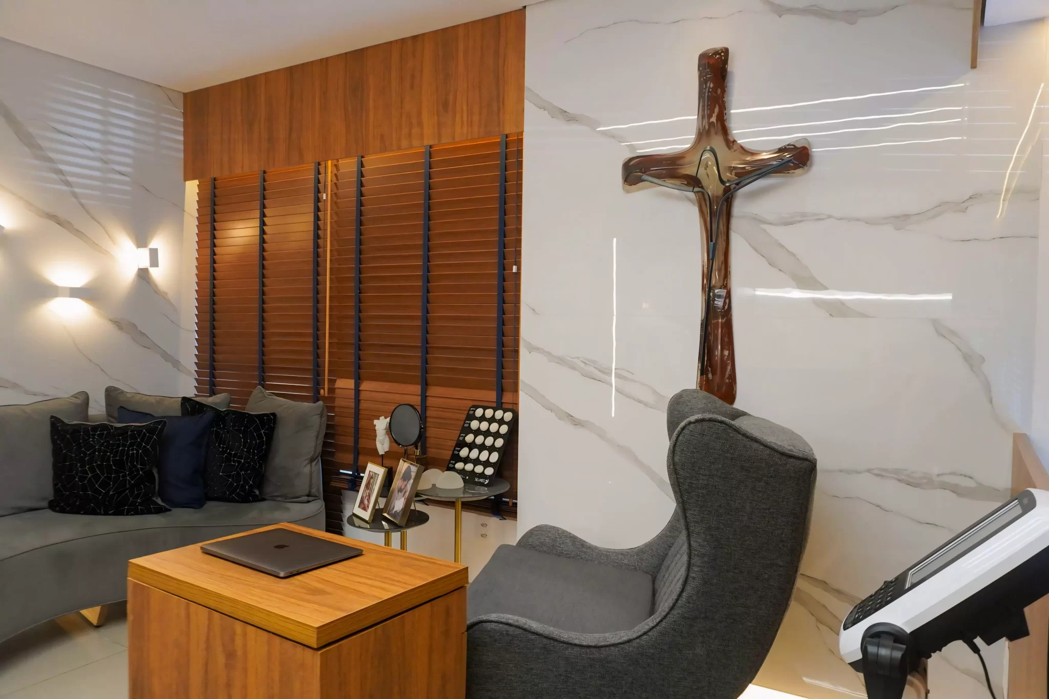 AnyConv.com__CLINICA#008